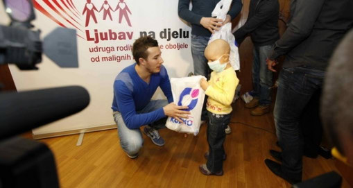 Ovo je opis Sportaši i pjevači za djecu