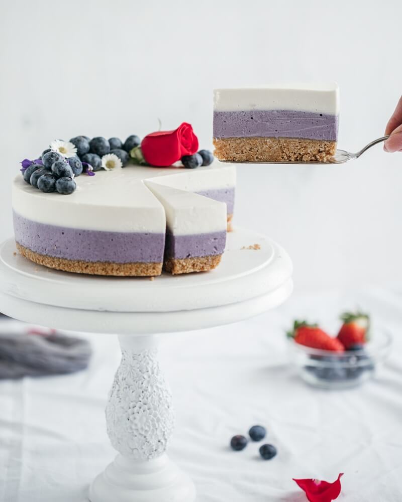 Volite lagane i osvježavajuće torte? Onda je borovnica cheesecake upravo za vas!