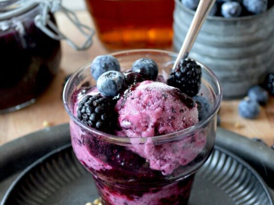 Iako postoji mnogo inačica koje možete kupiti u trgovini, mi vam donosimo jedan ukusan i jednostavan recept za veganski sladoled