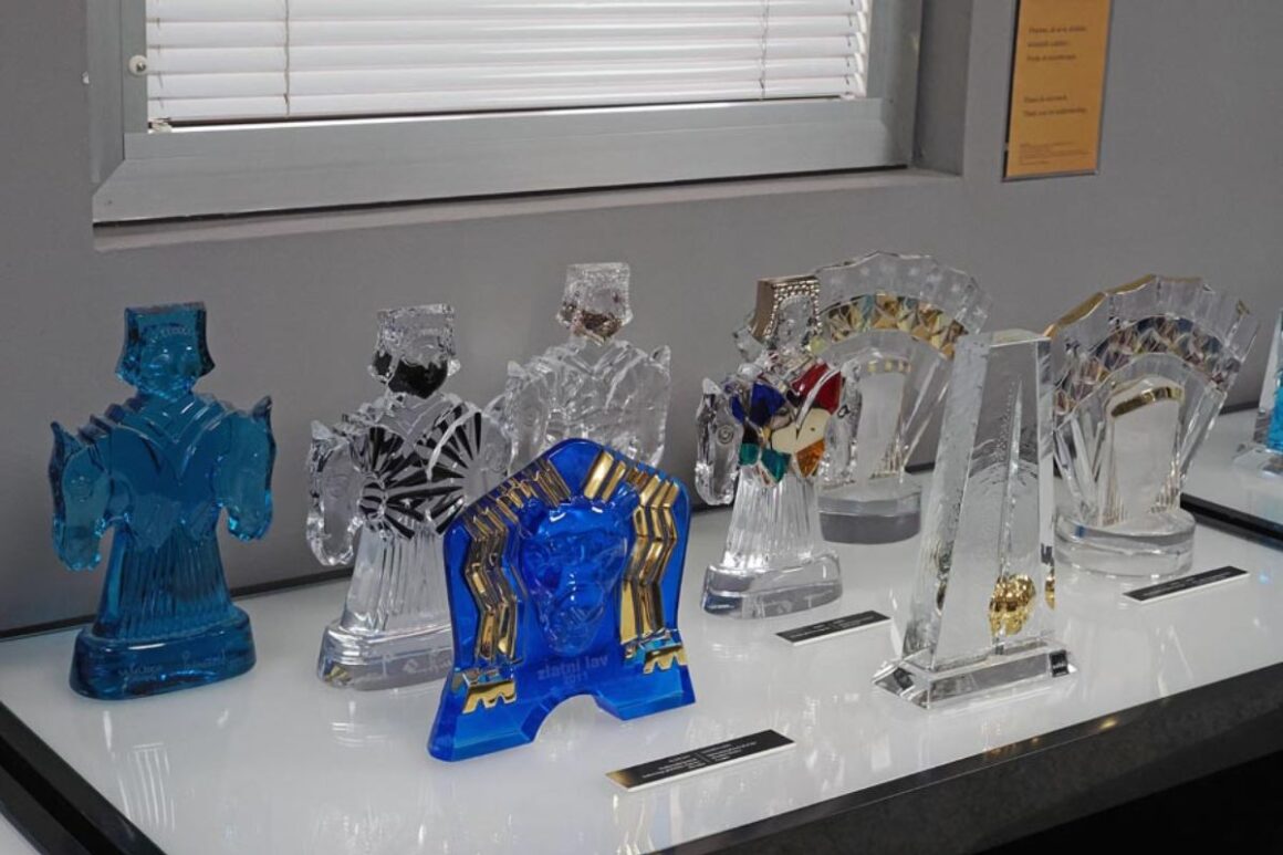 Iako se Martinje često smatra 'muškim danom' projekt Ženski vikend Hrvatskom i okolicom, kojeg je osmislila novinarka i modna savjetnica Alma Premerl Zoko pokazao je kako Martinje može biti jedinstveno kad ga obilježavaju žene