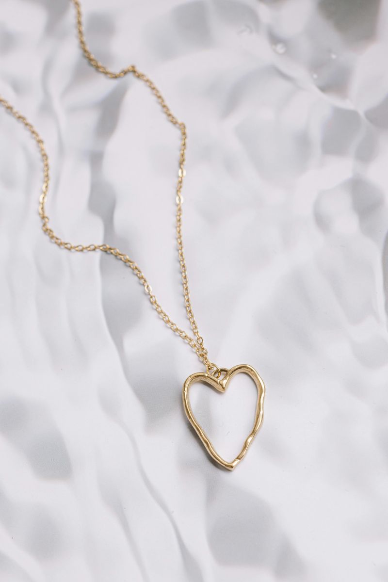 Pozlaćeni nakit izvrstan je način za postizanje luksuznijeg izgleda bez prevelikog novčanog troška