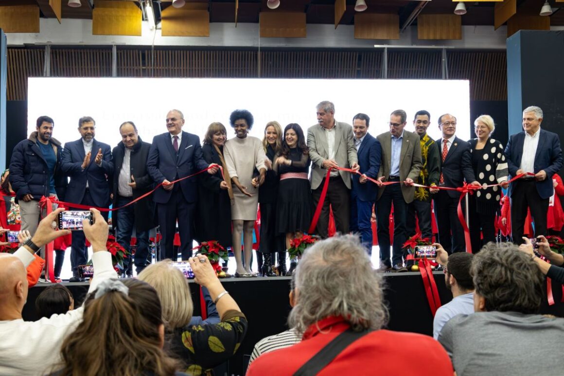 Uz bogat kulturno - umjetnički program država sudionica, Božićni sajam je u pravom božićnom duhu bio u znaku dobre volje i humanih djela