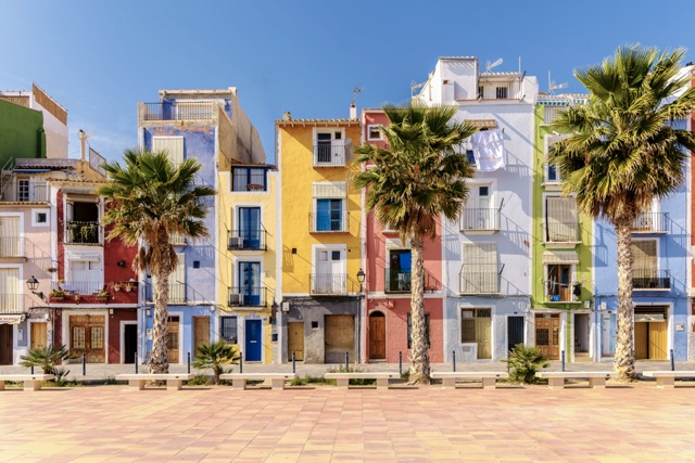 Od utočišta na obali do privlačnih kulturnih prijestolnica: Booking.com otkriva popularna odredišta za 2025. godinu