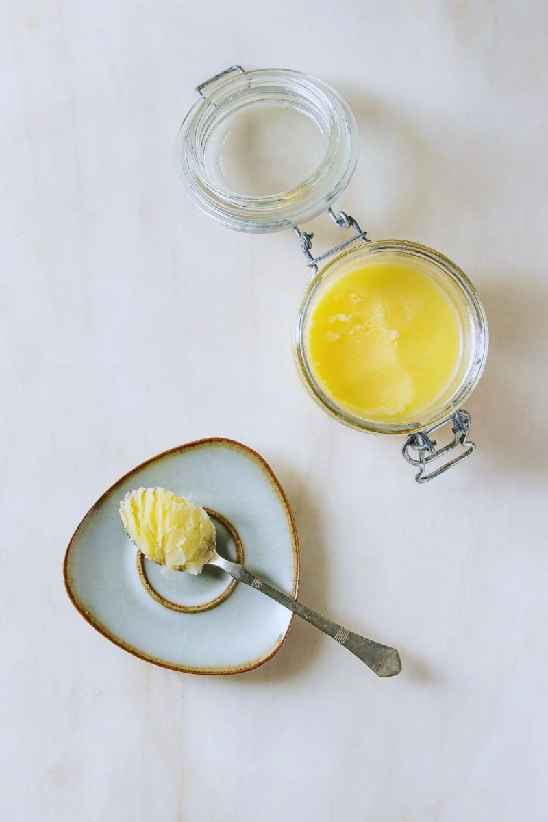 Ako tražite jednostavno i učinkovito rješenje za suhu i osjetljivu kožu, isprobajte ghee