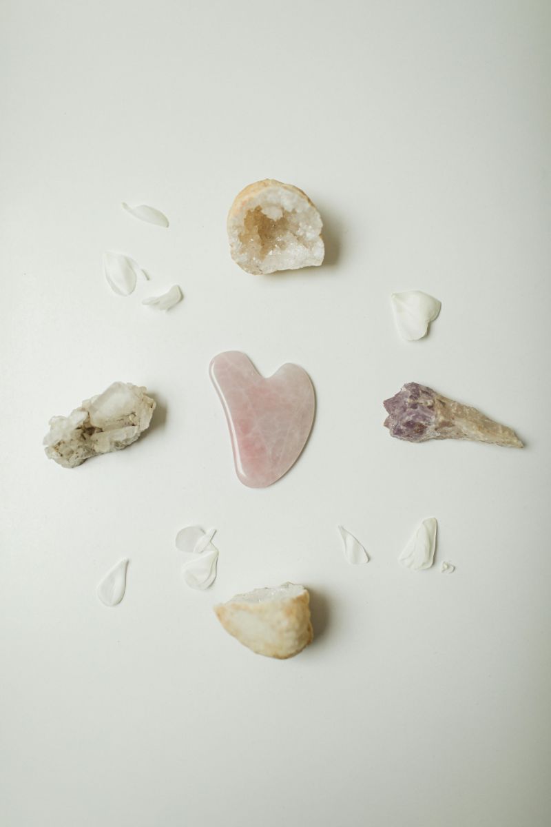 Naučite kako pravilno koristiti gua sha za glatku kožu i sprječavanje bora