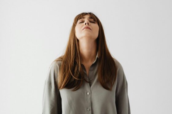 Otkrijte kako utišati sumnju u sebe i izgraditi snažan odnos sa sobom kroz 5 praktičnih navika koje vas vode do ciljeva