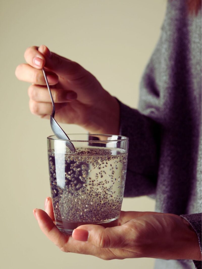 Otkrij sve prednosti koje nudi voda s chia sjemenkama! Saznaj kako i zašto je ovaj TikTok trend vrijedan pažnje