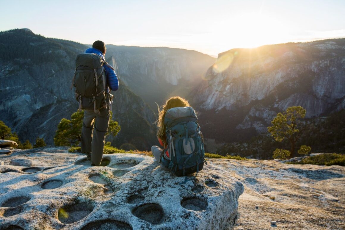 Booking.com igra važnu ulogu ne samo kao posrednik između putnika i smještaja, već i kao aktivan sudionik u poticanju pozitivnih promjena