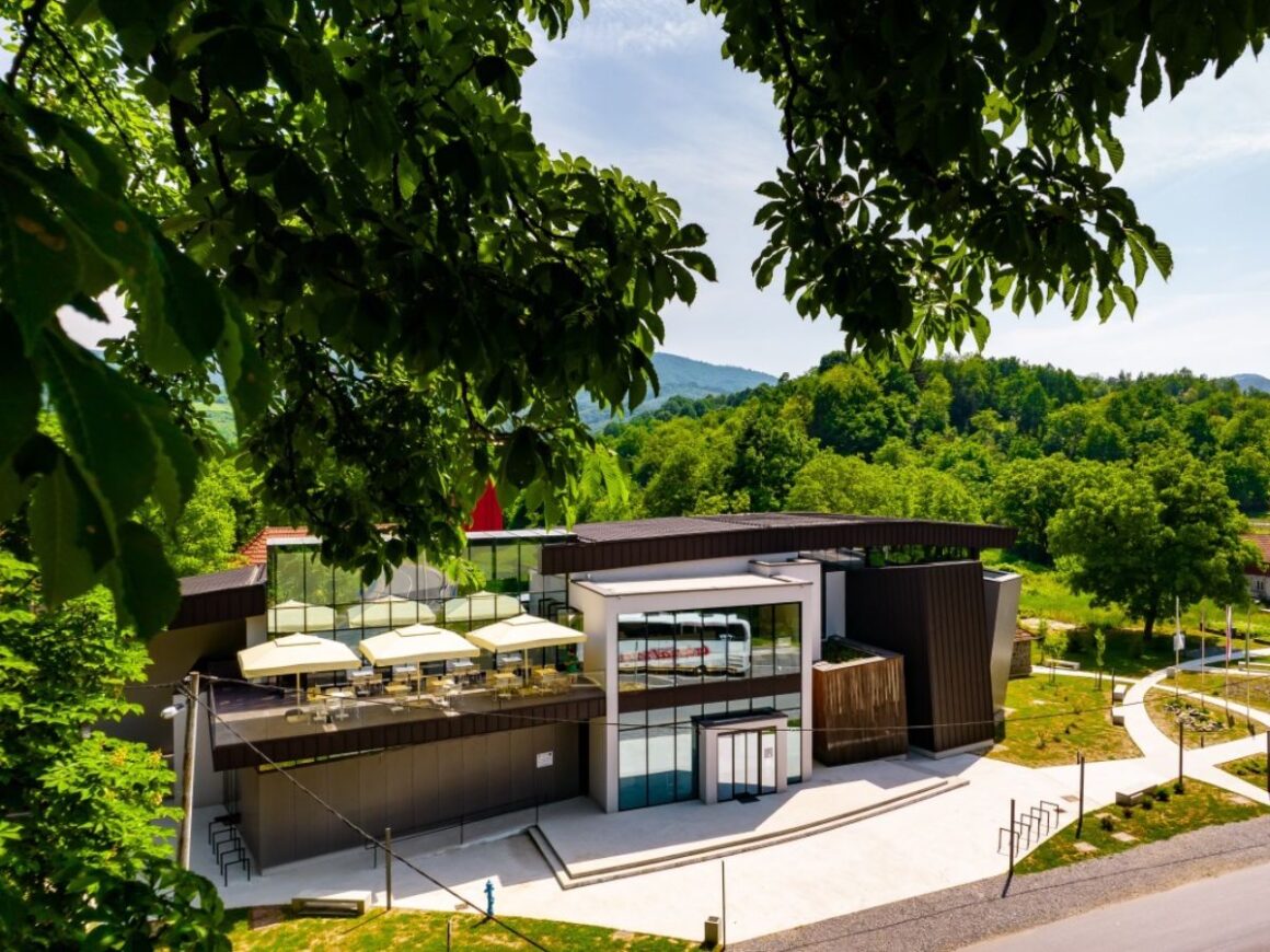 Park Prirode Papuk kao i destinacija Vrata Papuka pružaju nevjerojatno iskustvo za sve ljubitelje prirode.