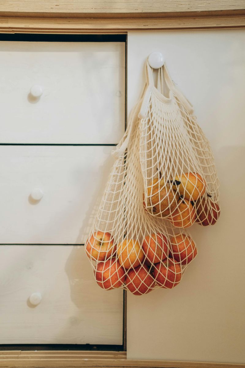 Saznajte kako ovih 5 voćki može usporiti starenje kože i tijela. Stručnjak za njegu kože otkriva koje vrste voća podržavaju mladolik izgled.