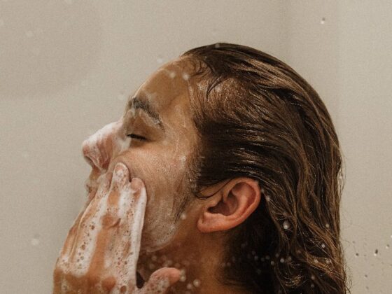 Počnite dan pravilno! Otkrijte 3 učinkovite jutarnje navike koje podržavaju proizvodnju kolagena i usporavaju starenje kože