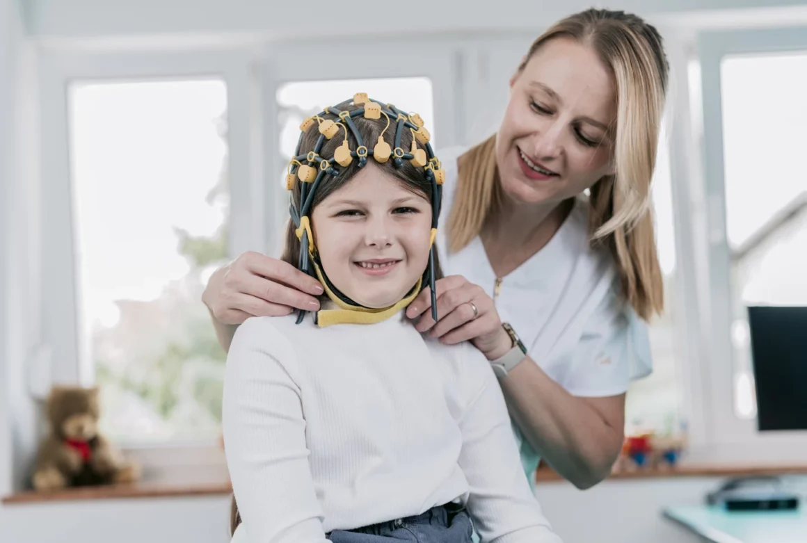 Dr. Tomislav Gojmerac istaknuti je pedijatar i dječji neurolog s više od dva desetljeća iskustva u radu s djecom i mladima