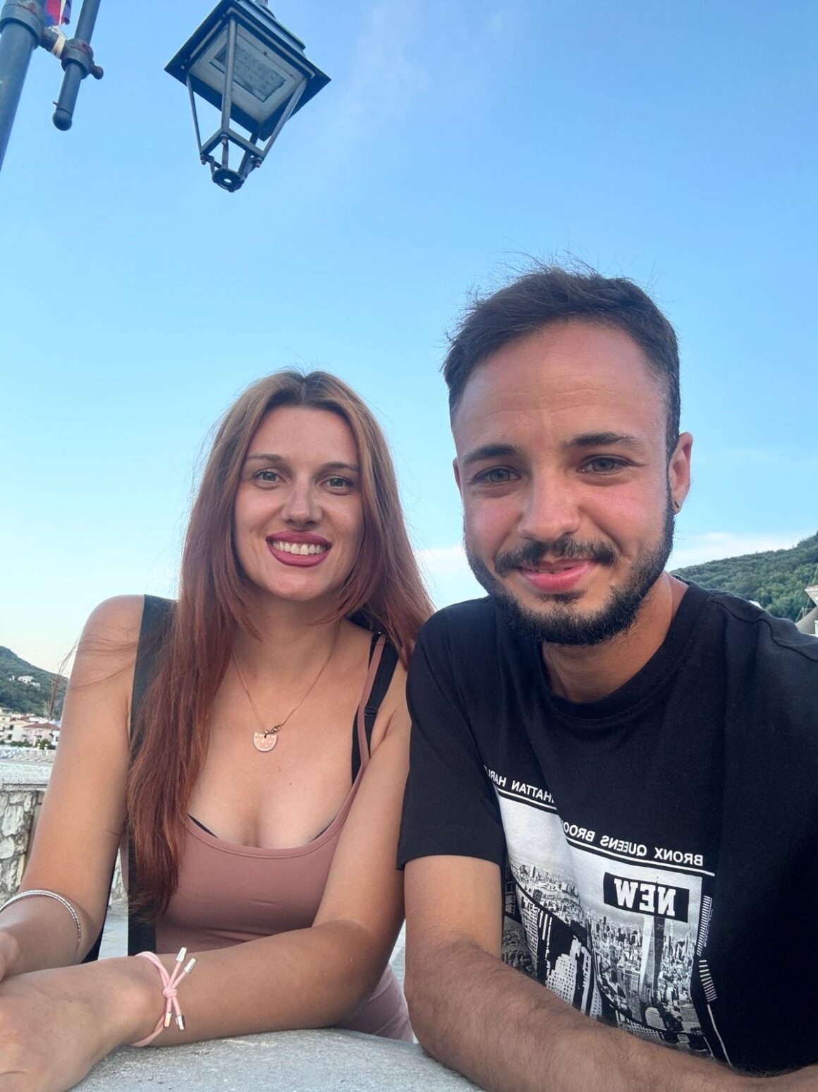 U svijetu prepunom brzine, pritiska i nesigurnosti, Infuzija pozitivnosti donosi nježniji pogled na život.