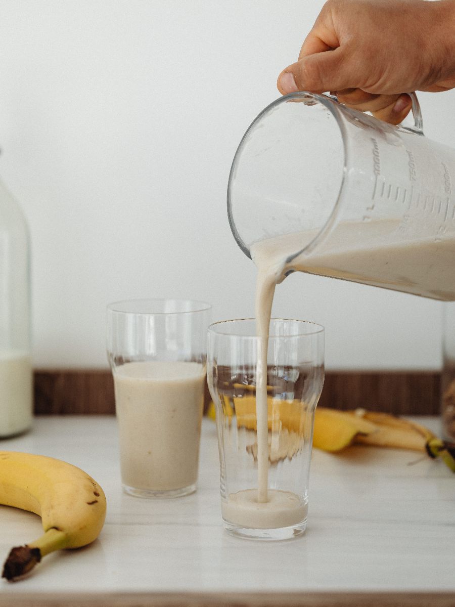 Saznajte smanjuju li banane nutritivne prednosti smoothieja i što nova studija otkriva o apsorpciji flavanola.