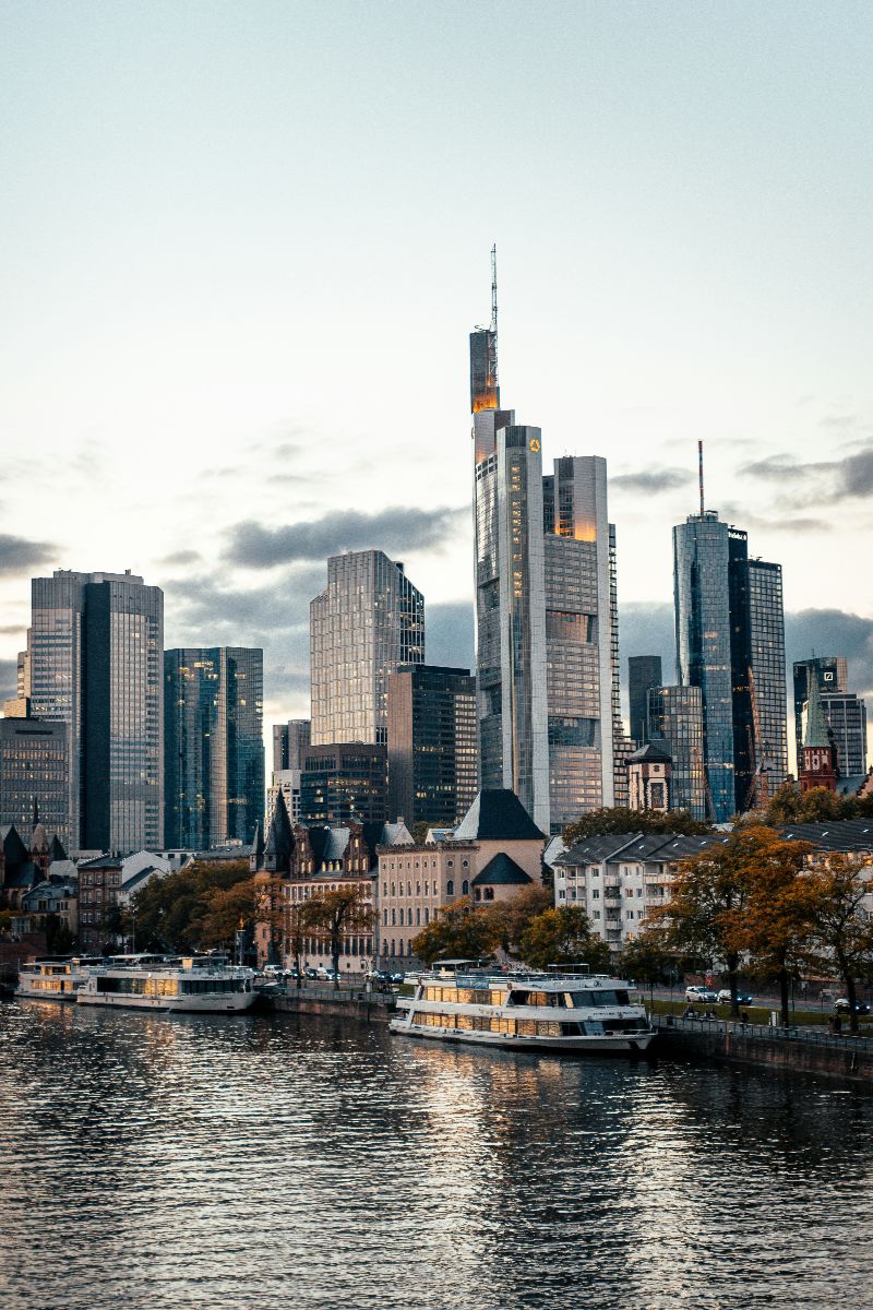 Ako vam treba kratak bijeg bez puno planiranja, Frankfurt je grad koji u tri dana stvarno daje osjećaj odmaka.